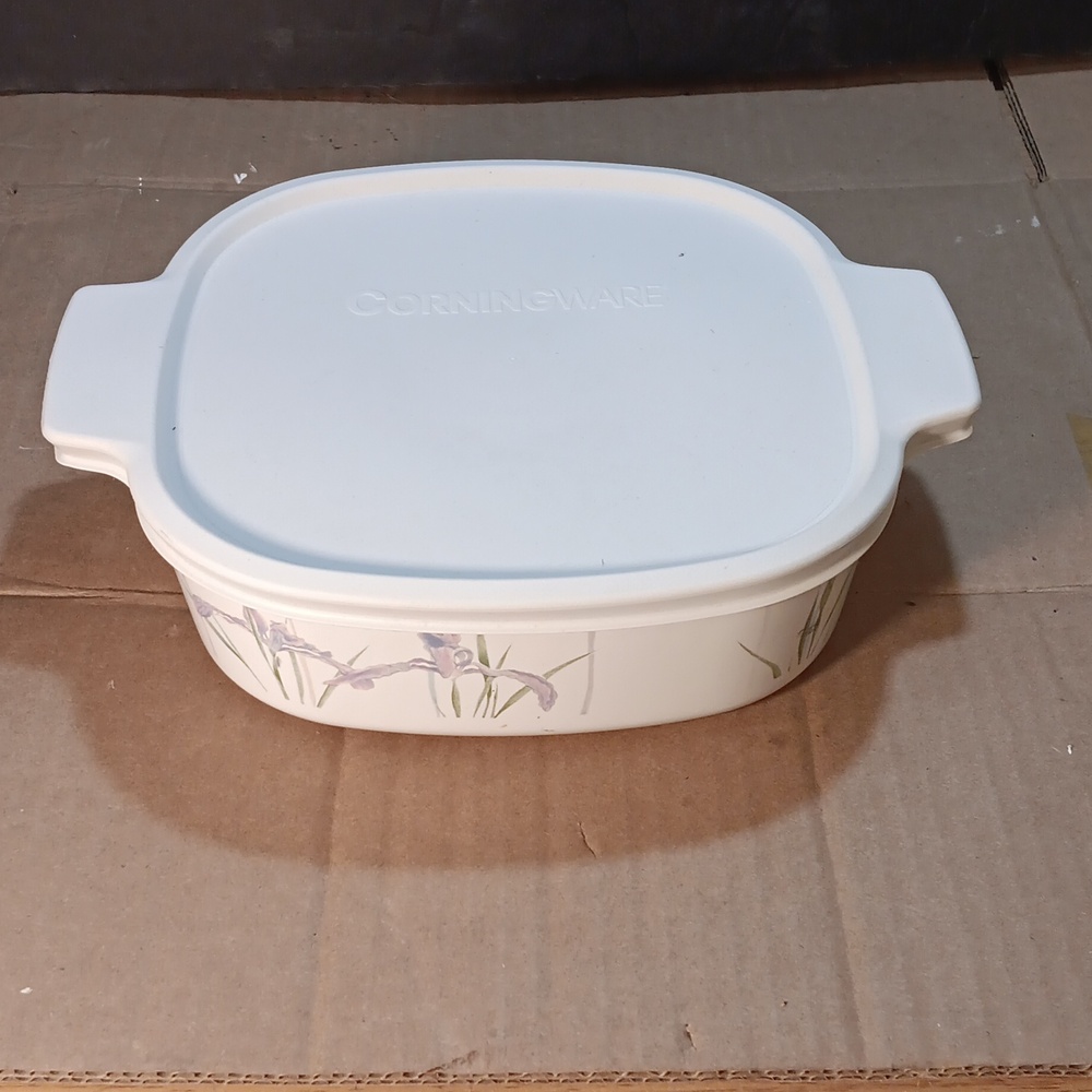 2 Qt CorningWare SHADOW IRIS Caserole Baking Dish w/ New Plastic Lid